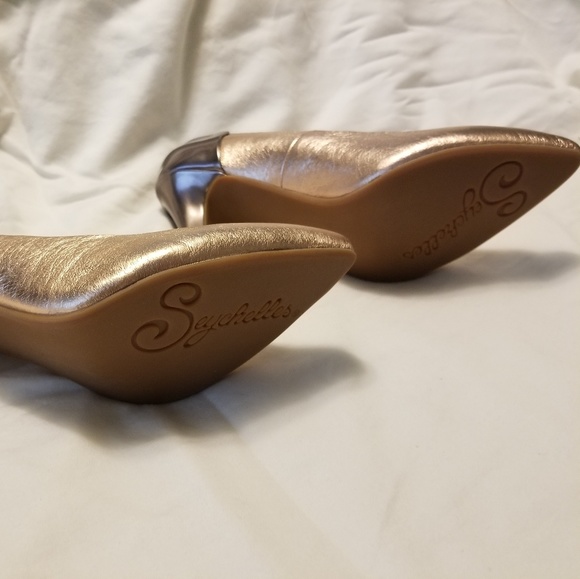 Seychelles Strike a Cord Rose Gold Pewter Pumps - Picture 4 of 6